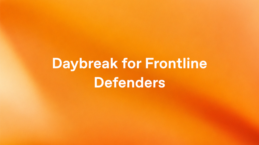 Arte oficial do programa Daybreak para defensores da linha de frente